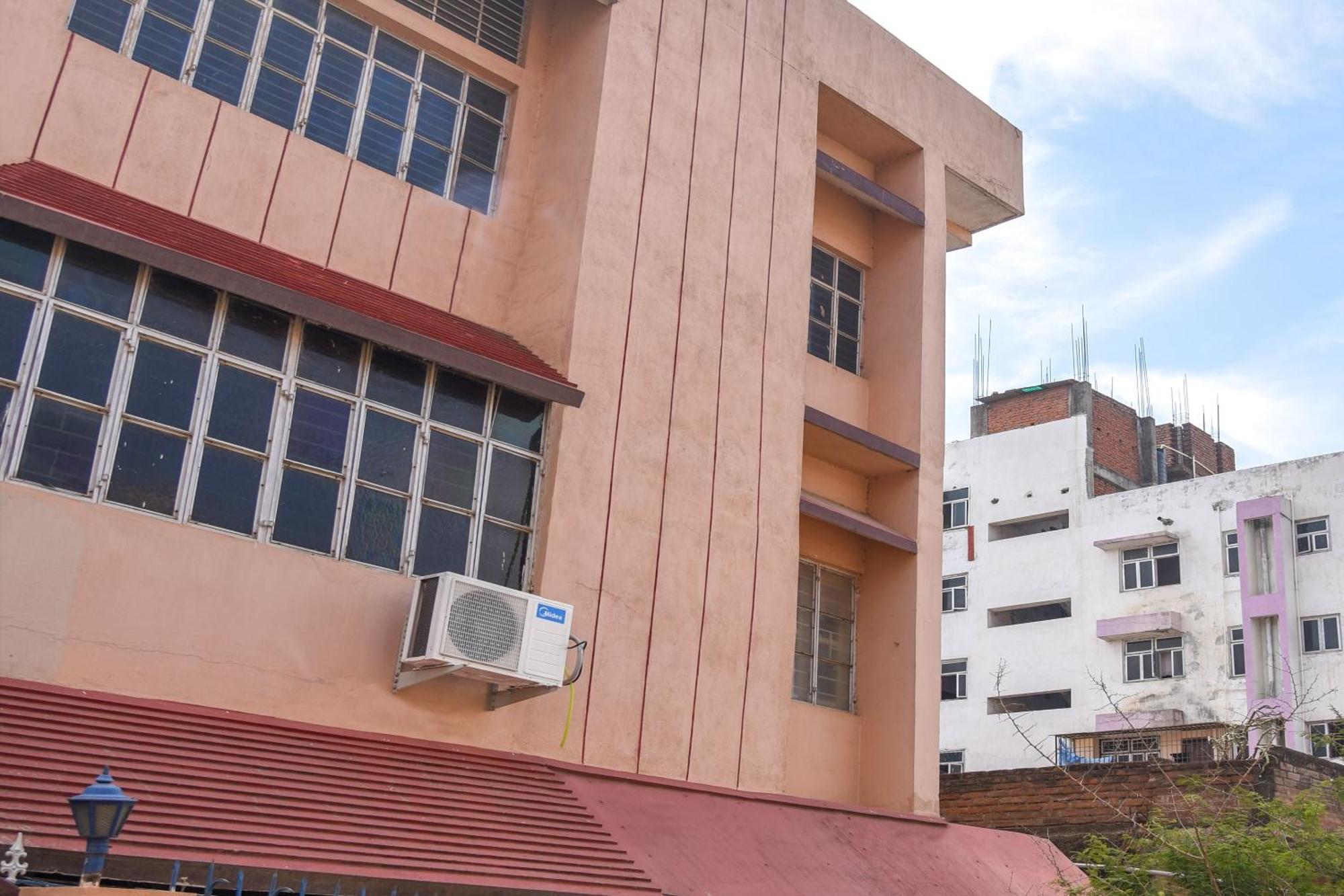 Hotel O Vibrant Inn Danapur Exterior photo
